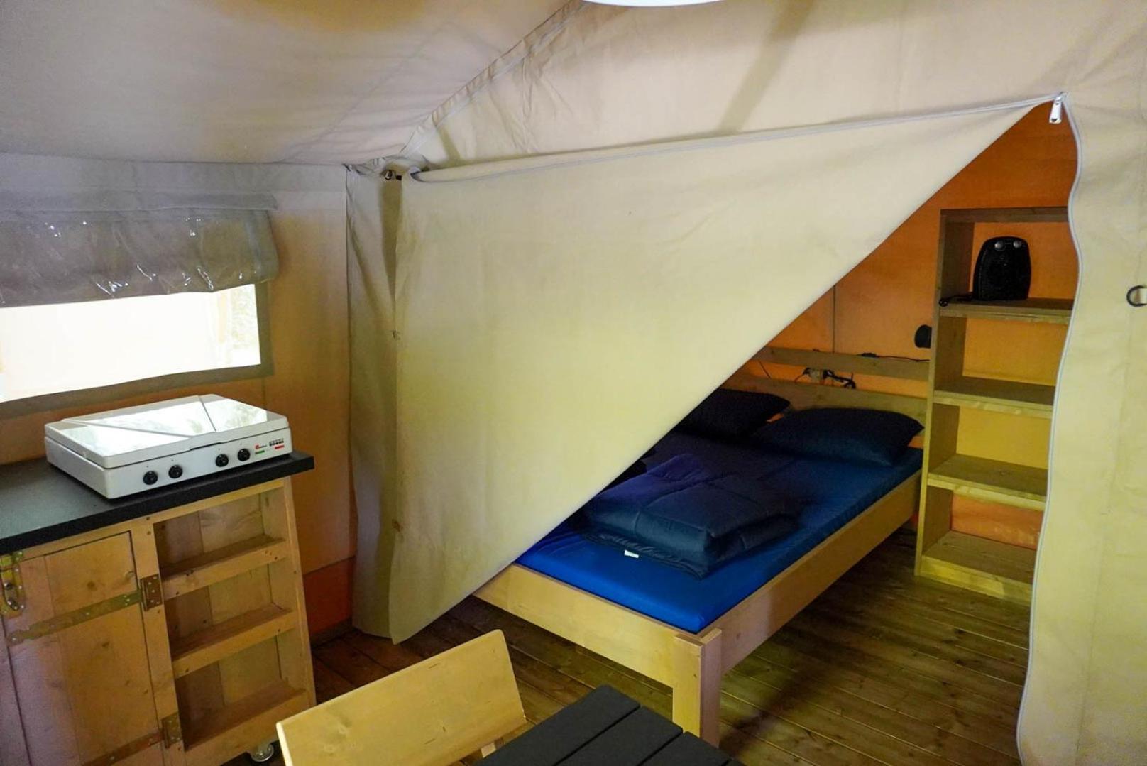 Camping Pittoresque Saint-Parthem Номер фото
