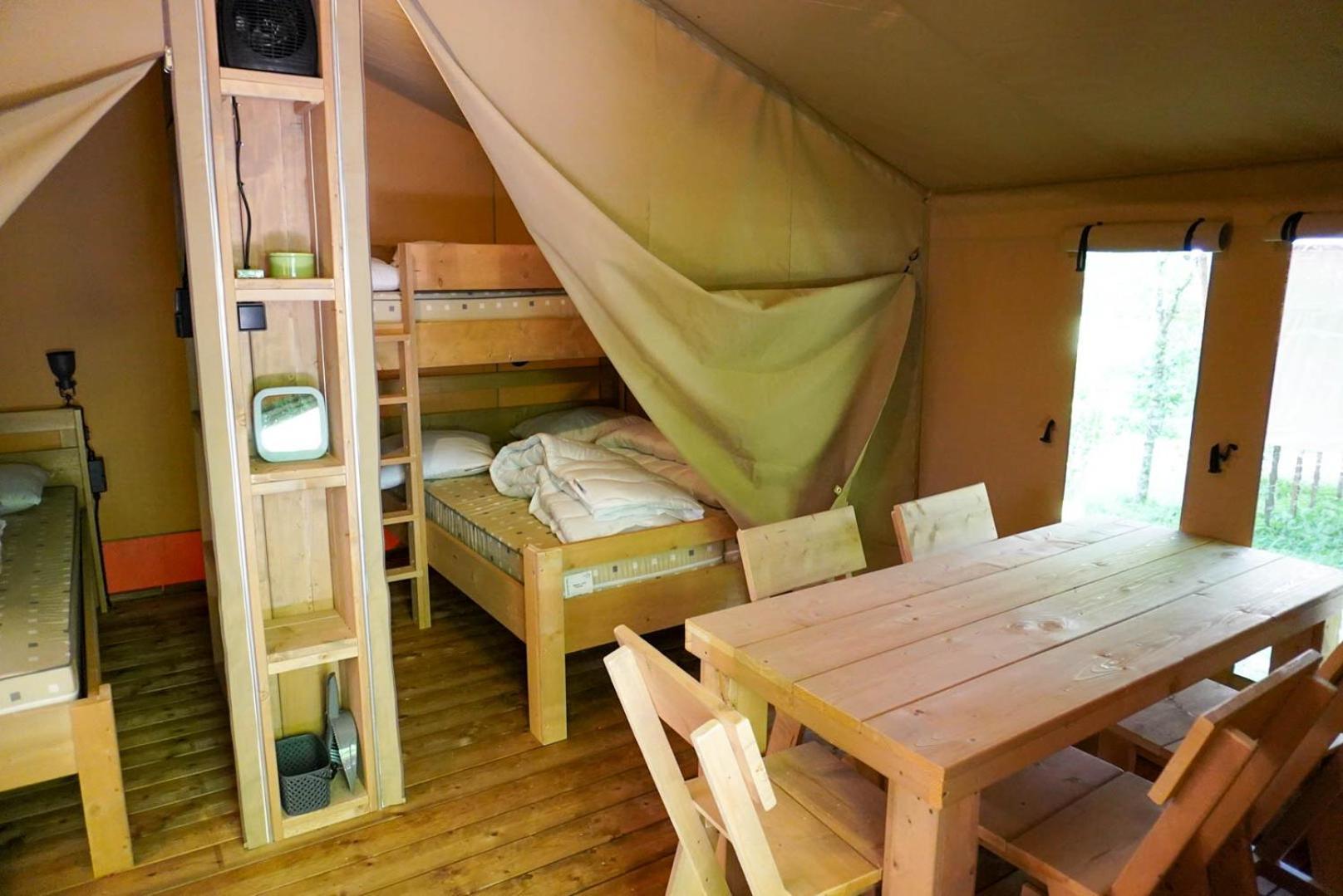 Camping Pittoresque Saint-Parthem Номер фото