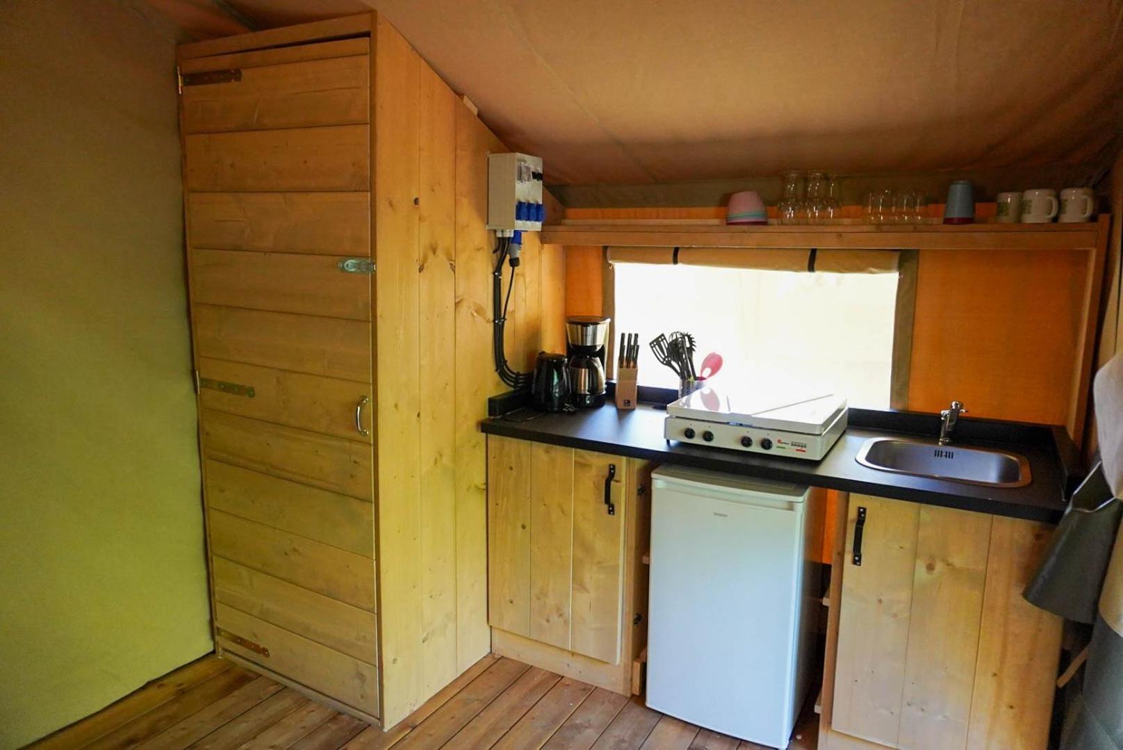 Camping Pittoresque Saint-Parthem Номер фото