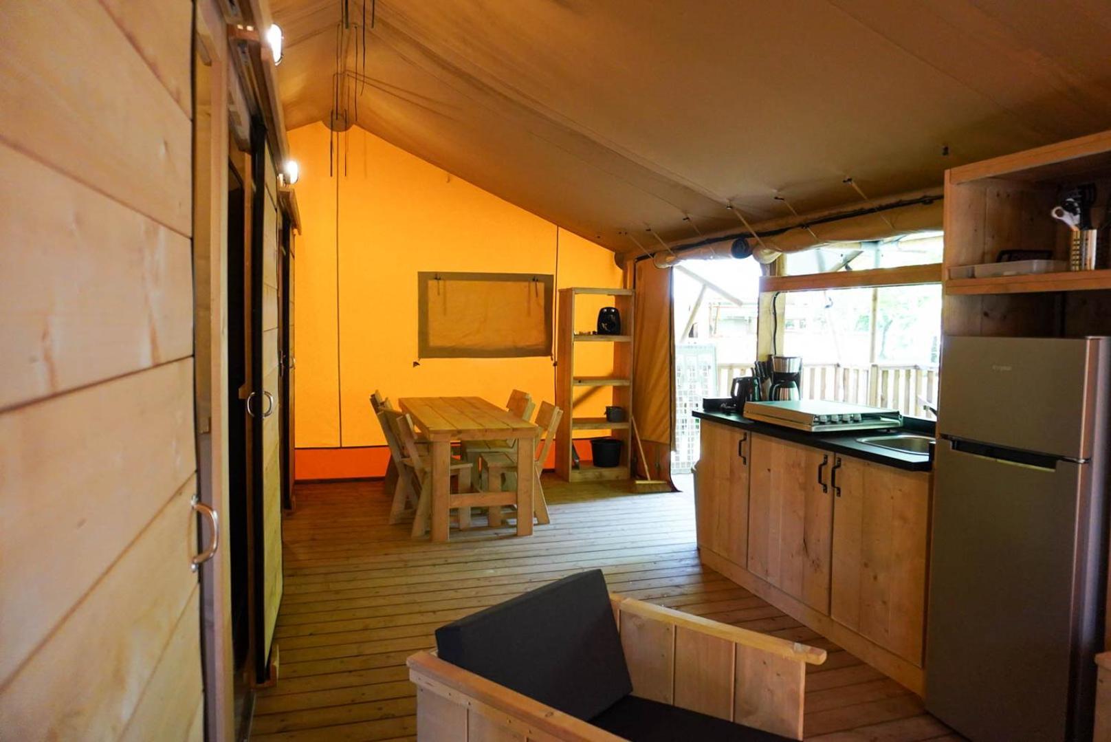 Camping Pittoresque Saint-Parthem Номер фото
