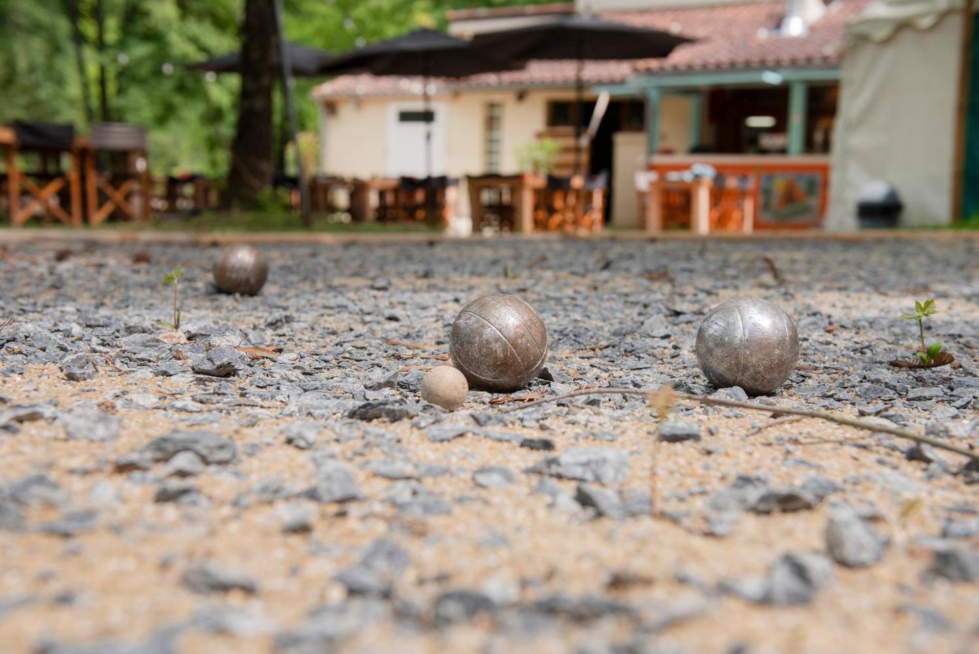 Camping Pittoresque Saint-Parthem Экстерьер фото