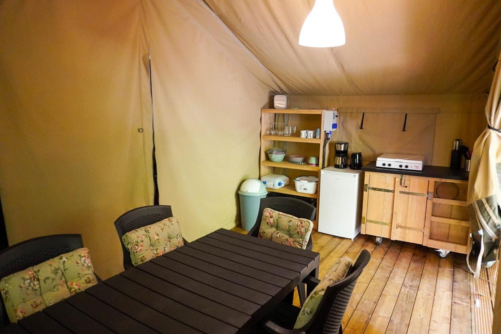 Camping Pittoresque Saint-Parthem Номер фото